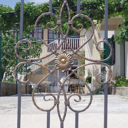 Bougainvillea Apartments ماكارسكا المظهر الخارجي الصورة